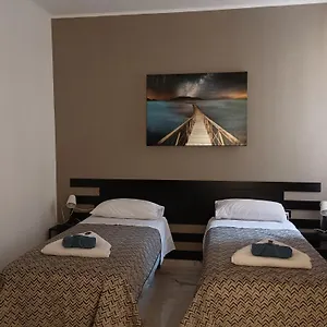 rolando-20b.hotelitalianriviera.com/